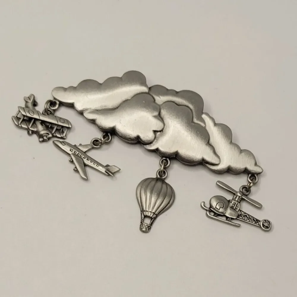 ▪︎JJ Brooch